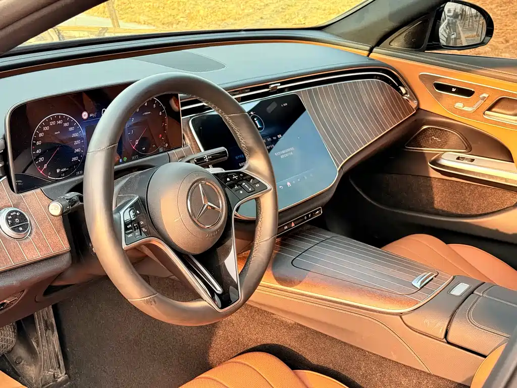 Mercedes-Benz E-Class 2024 — фото 6