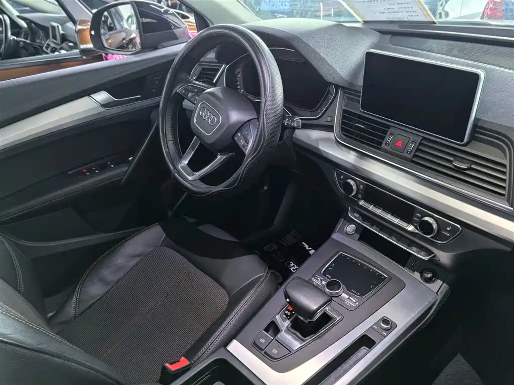 Audi Q5L 2019