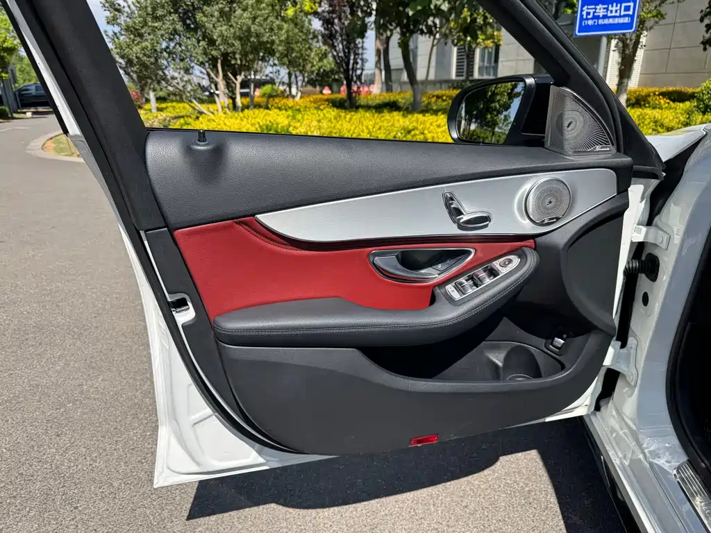 Mercedes-Benz C-Class 2019 — фото 15