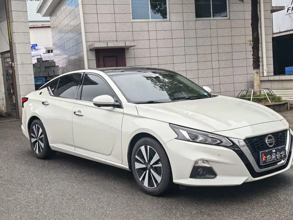 Nissan Teana 2022 — фото 3