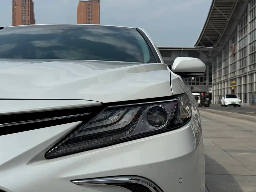 Toyota Camry 2022 — фото 21