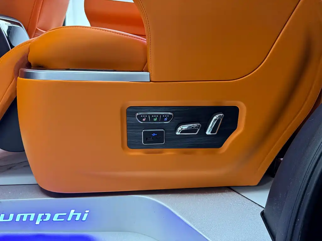 GAC Motor Trumpchi M8 2021 — фото 8