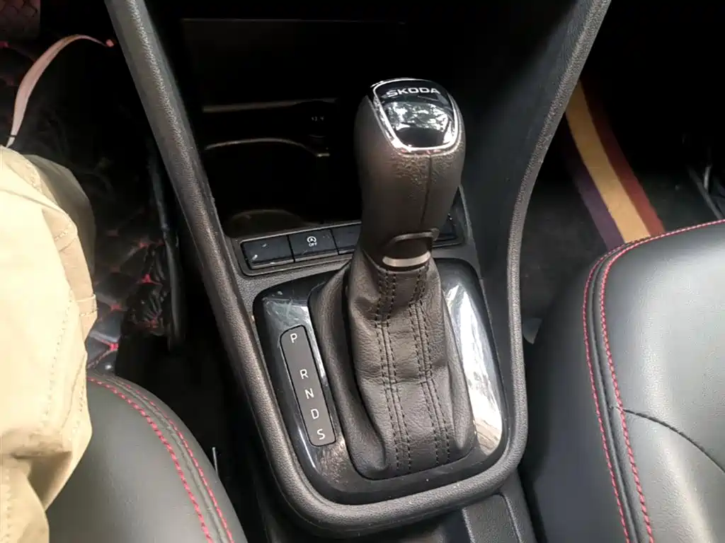 Skoda Rapid Spaceback 2020 — фото 14
