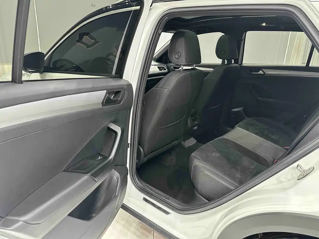 Volkswagen T-Roc 2022 — фото 16
