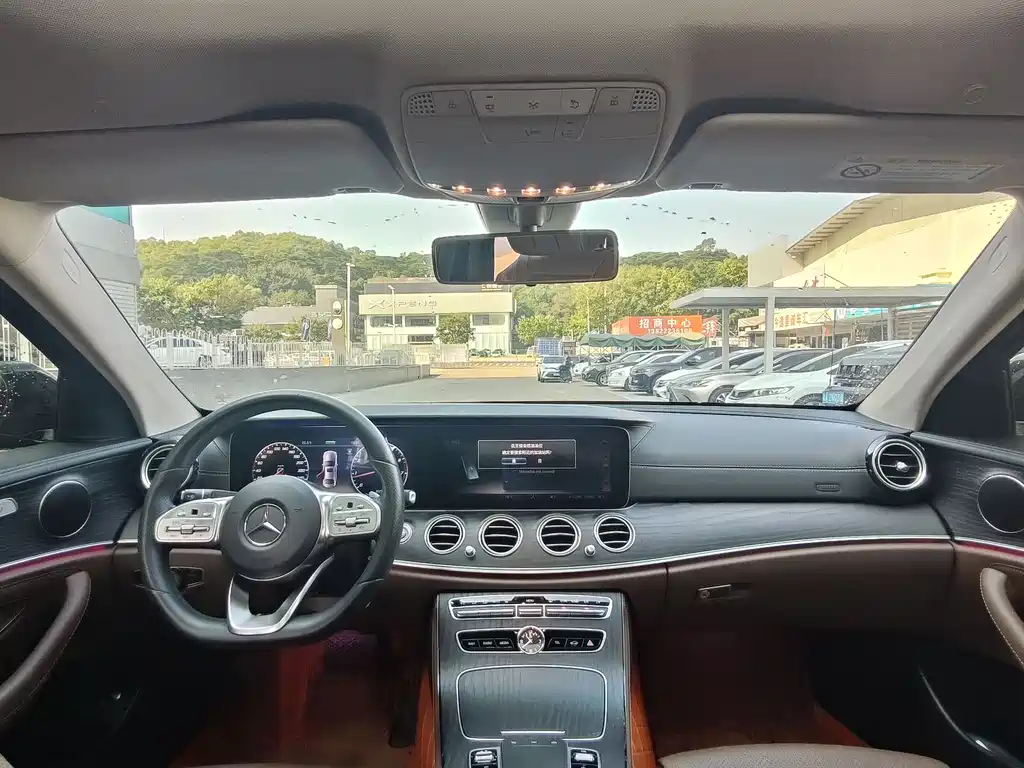 Mercedes-Benz E-Class 2020 — фото 12