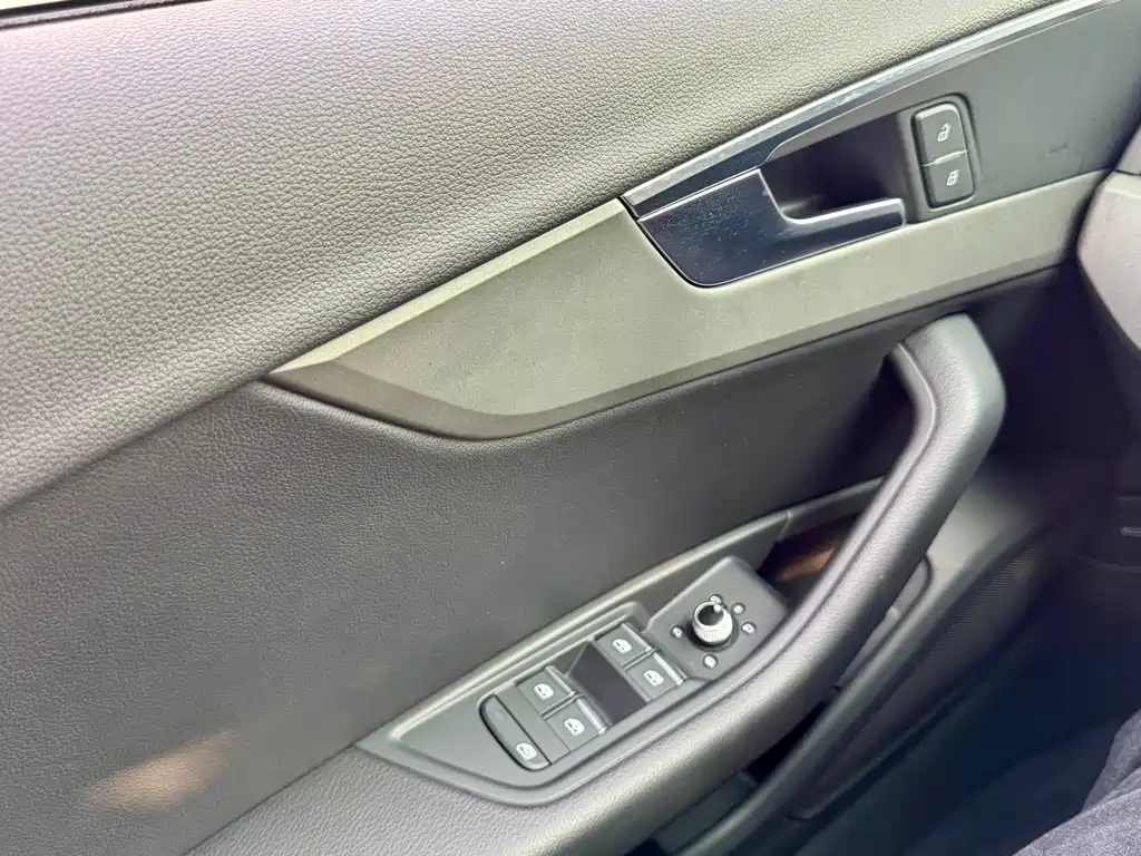 Audi A4L 2020 — фото 44