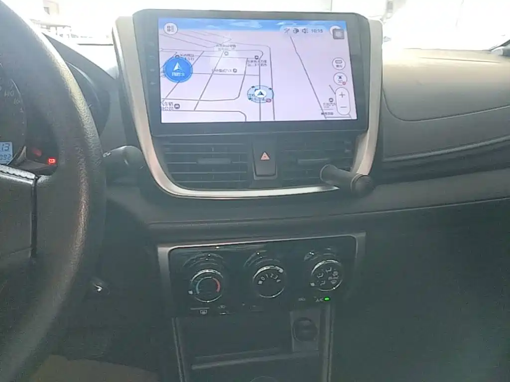 Toyota Yaris L 2018 — фото 13