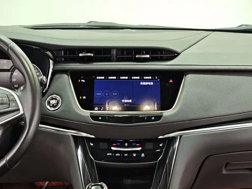 Cadillac XT5 2024 — фото 11