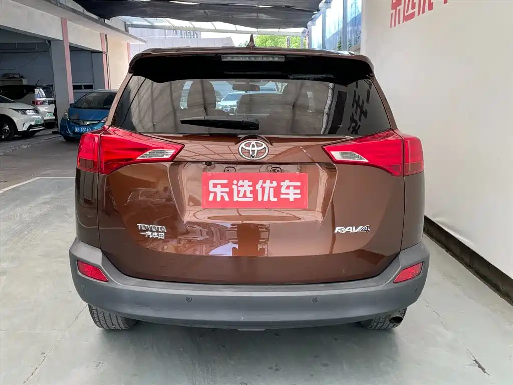 Toyota RAV4 2016 — фото 4