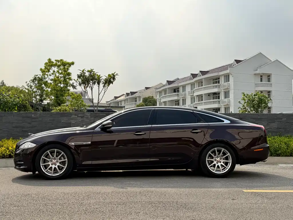 Jaguar XJ 2013 — фото 3