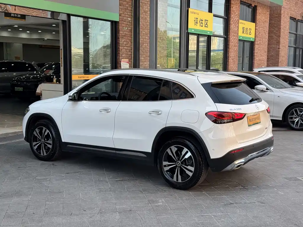 Mercedes-Benz GLA 2023