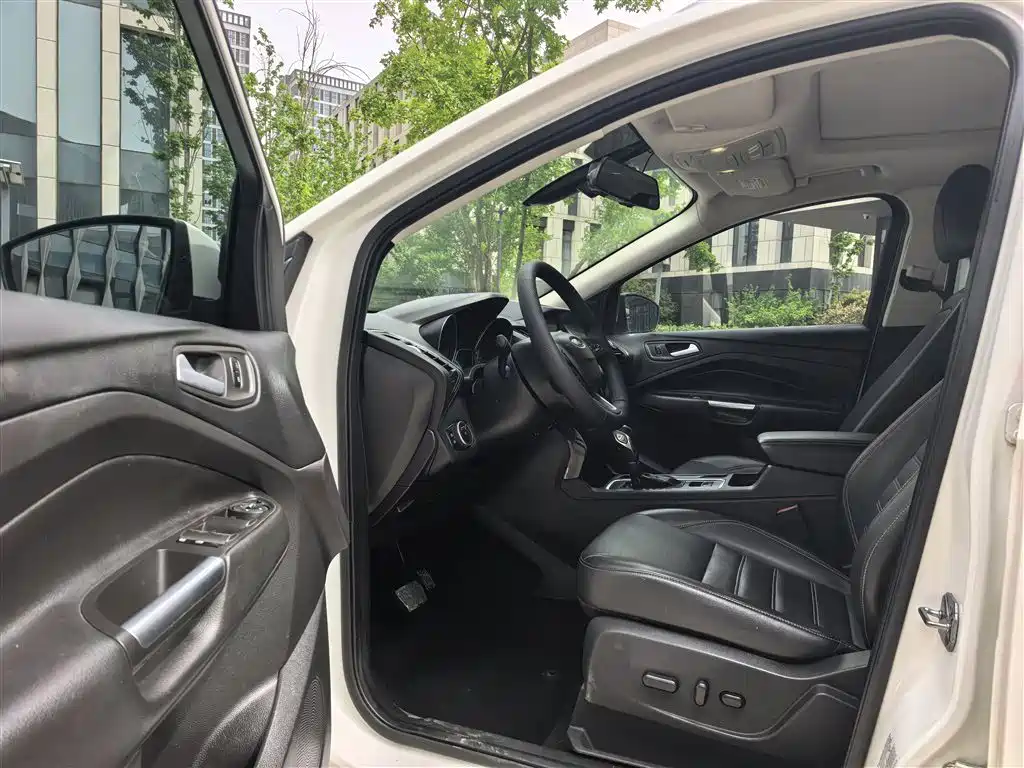 Ford Kuga 2018 — фото 13