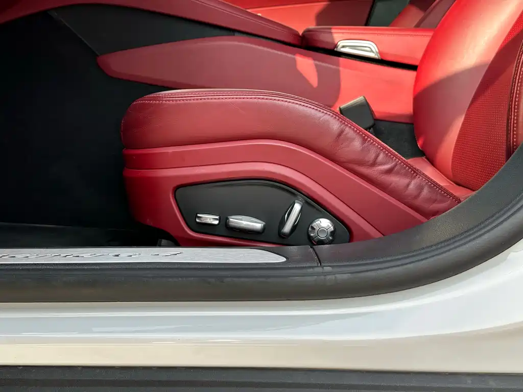 Porsche Panamera 2017 — фото 27