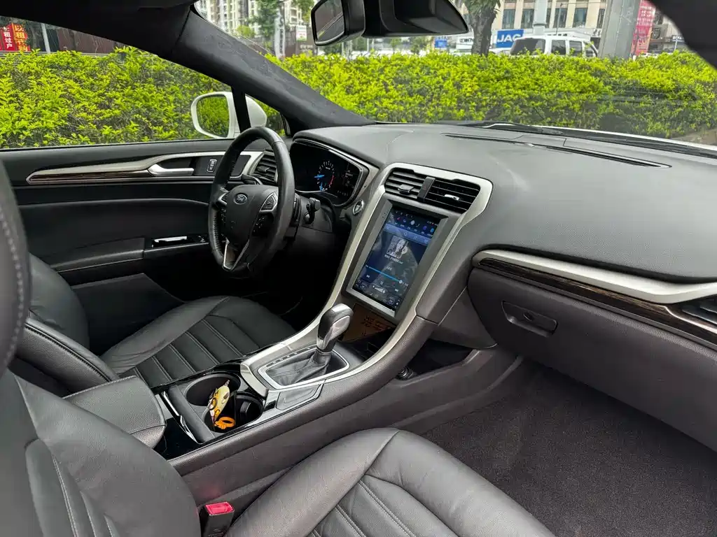 Ford Mondeo 2014 — фото 13