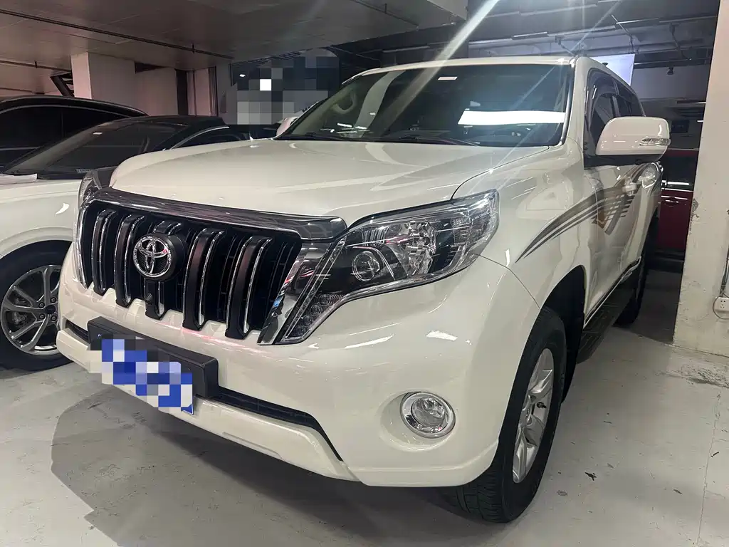 Toyota Prado 2017 — фото 1