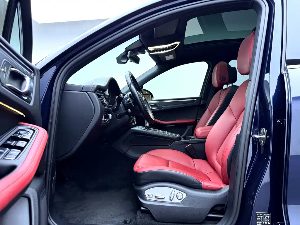 Porsche Macan 2021 — фото 13