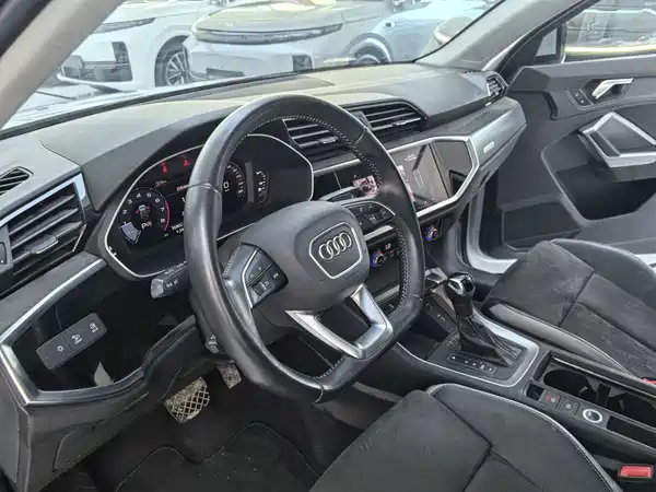 Audi Q3 2021