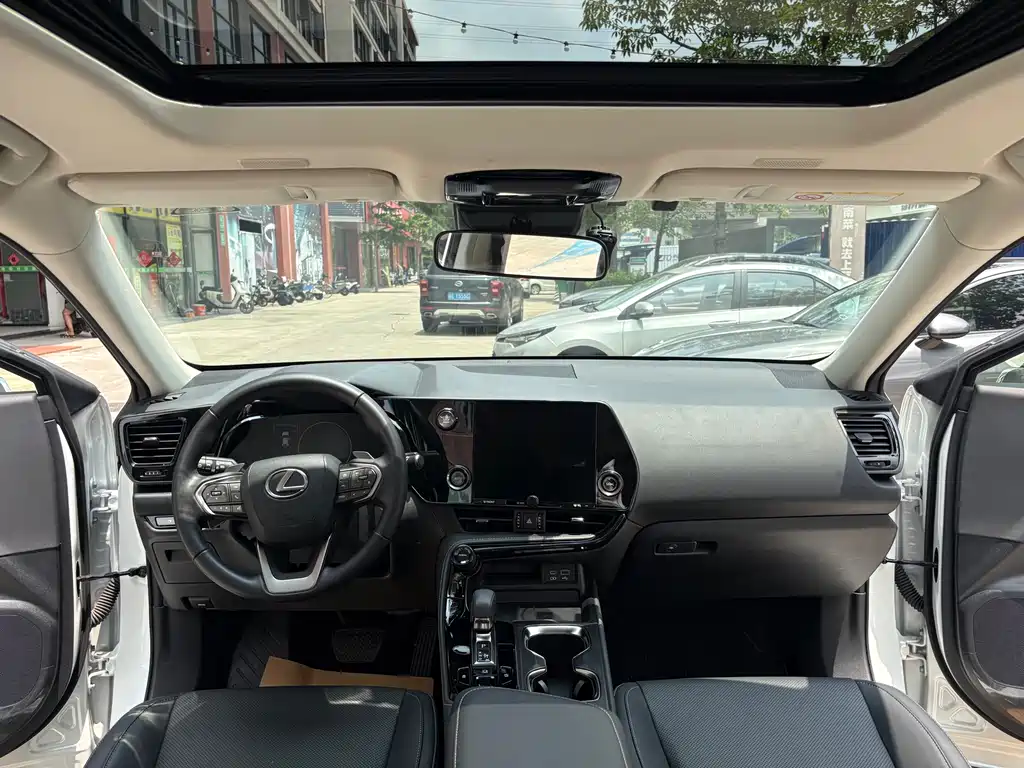Lexus NX 2023 — фото 15