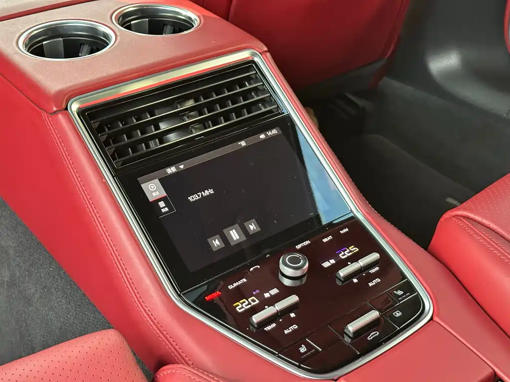 Porsche Panamera 2017 — фото 23