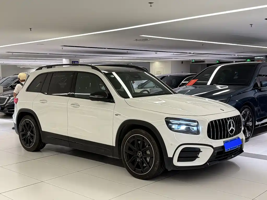 Mercedes-Benz GLB AMG 2025 — фото 3