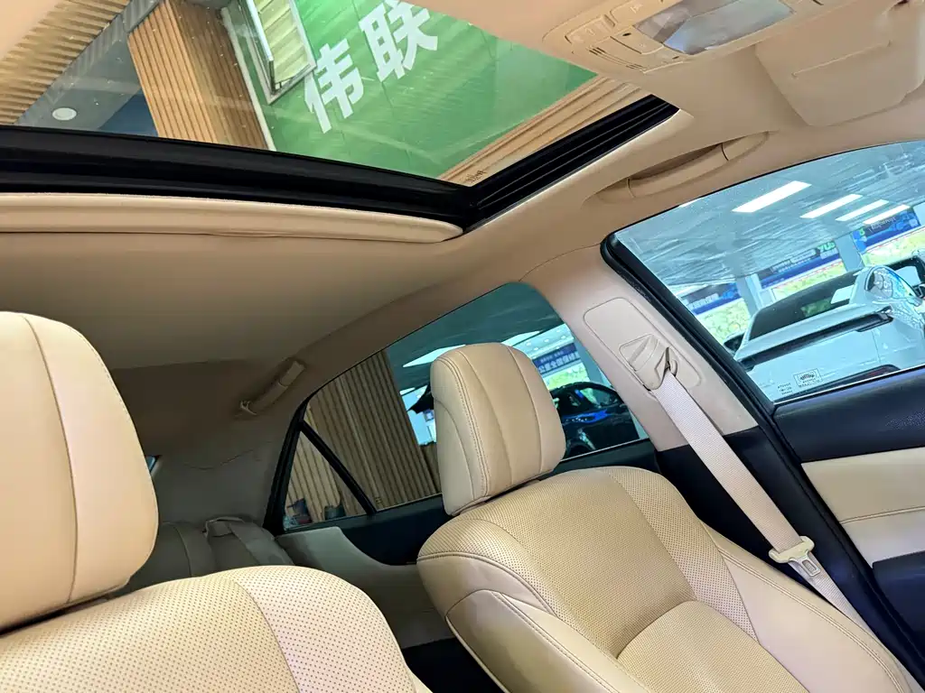 Toyota Crown 2018 — фото 14