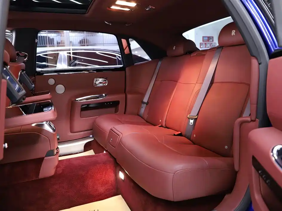 Rolls-Royce Ghost 2015 — фото 8