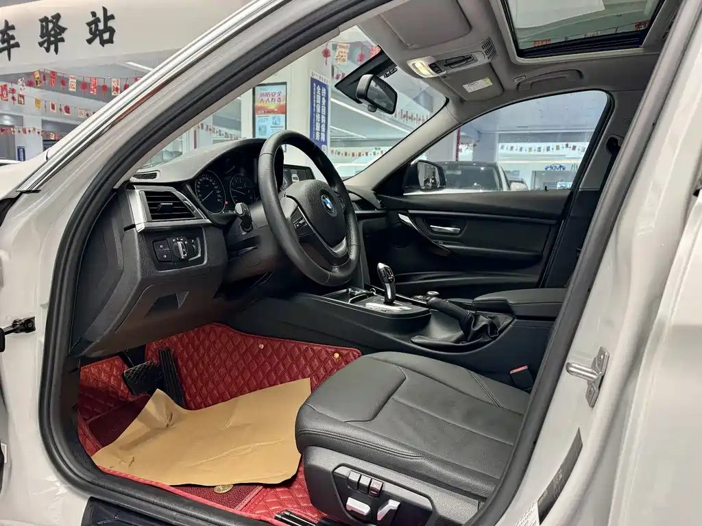 BMW 3 Series 2017 — фото 10