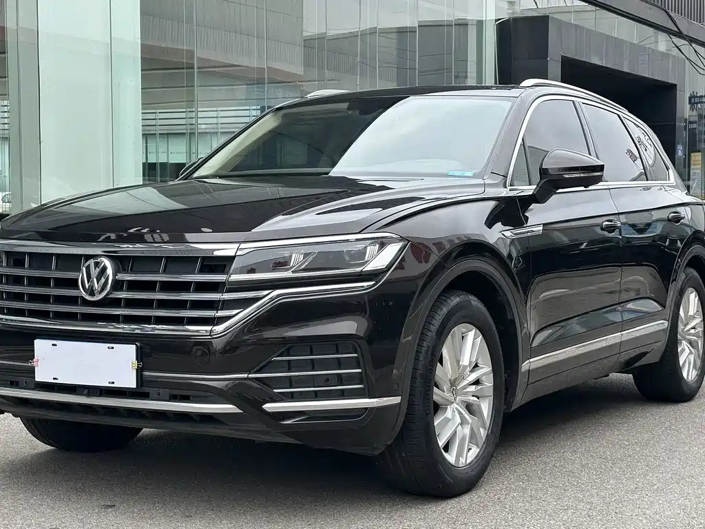 Volkswagen Touareg 2020 — фото 1
