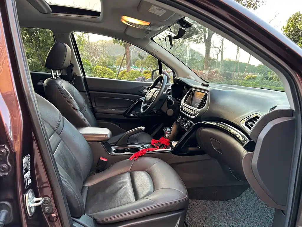 GAC Trumpchi GS4 2015 — фото 9