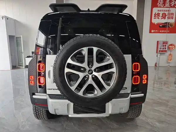 Land Rover Defender 2022