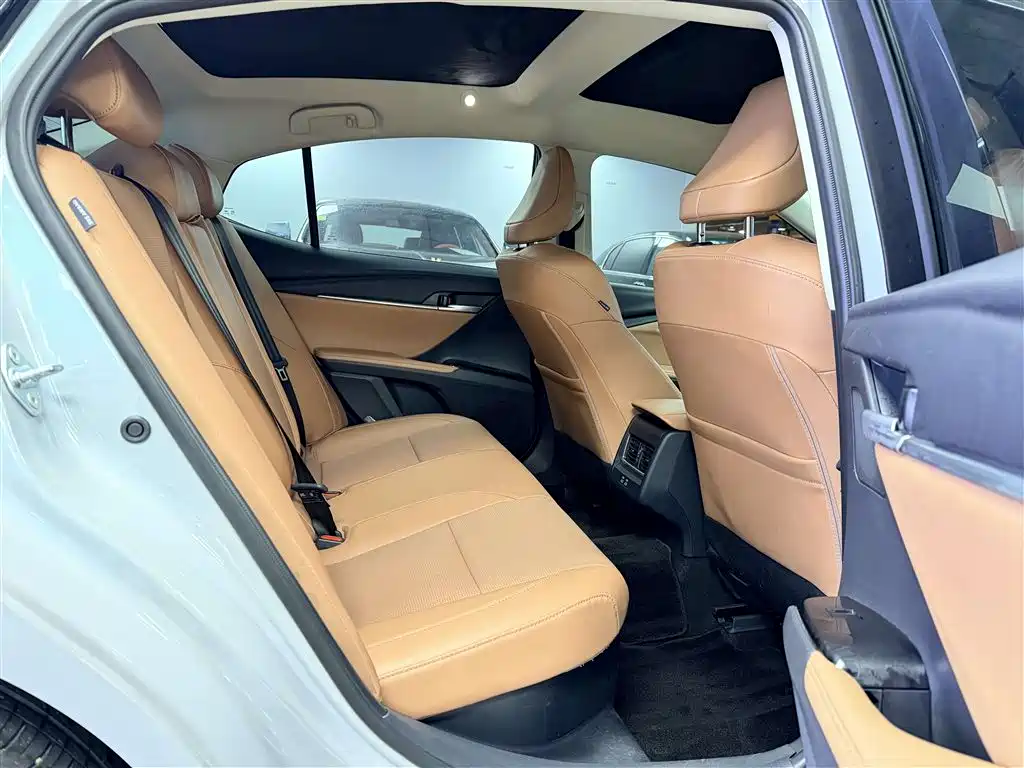 Toyota Camry 2024 — фото 14