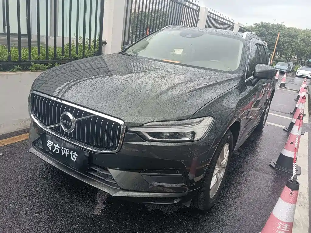 Volvo XC60 2019 — фото 1