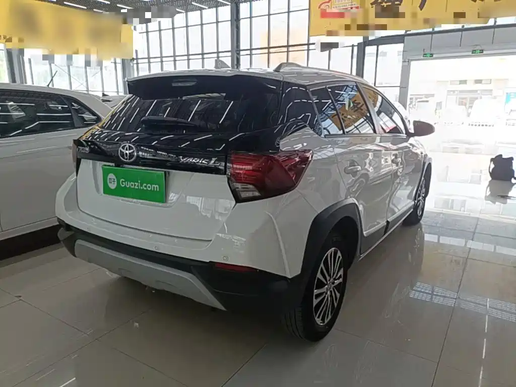 Toyota Yaris L 2022