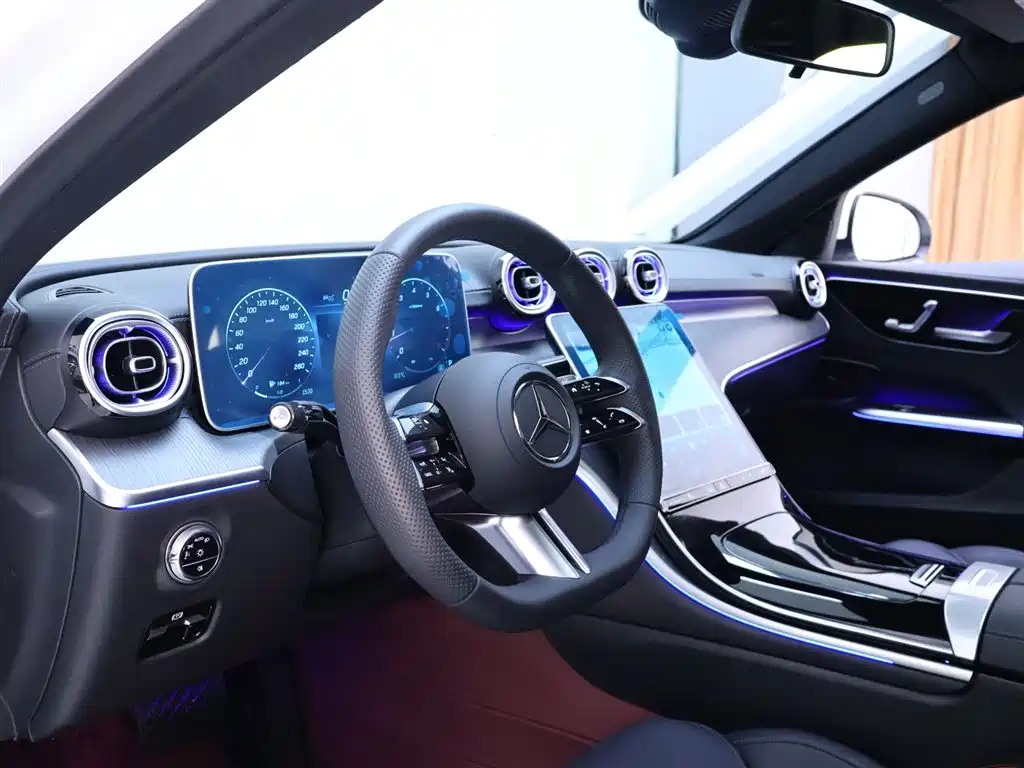 Mercedes-Benz C-Class 2024 — фото 11