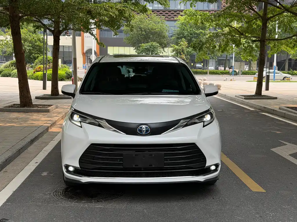 Toyota Sienna 2023