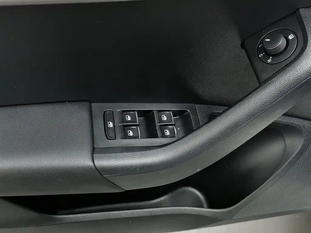 Skoda Octavia 2020 — фото 9