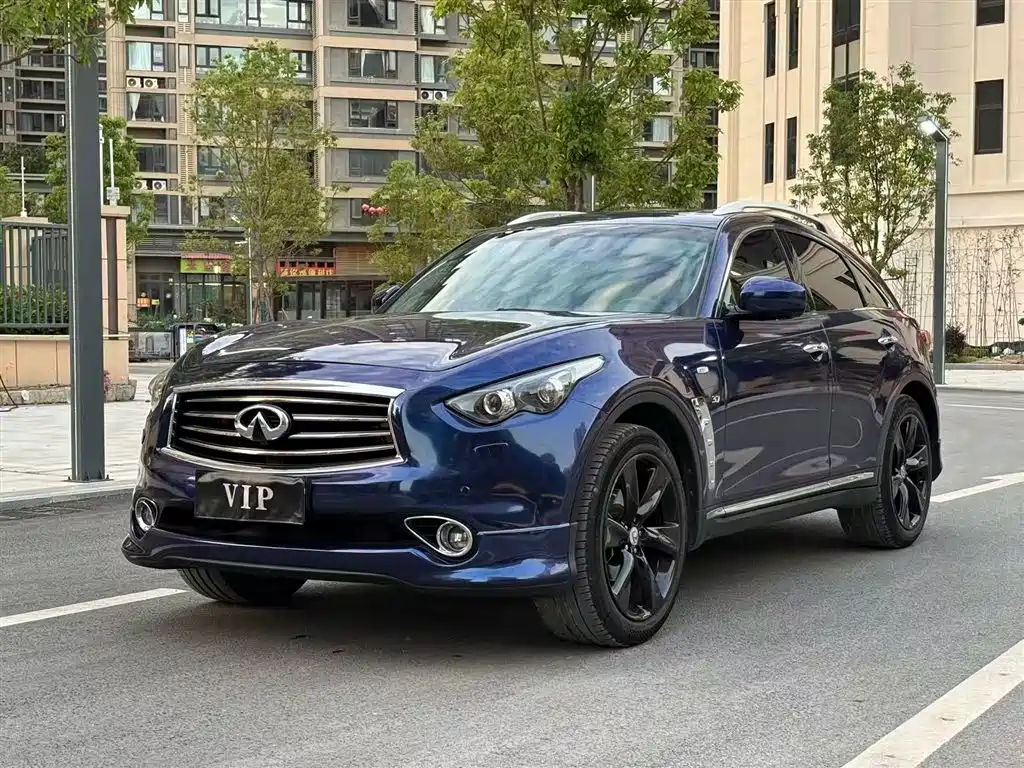 Infiniti QX70 2014 — фото 13