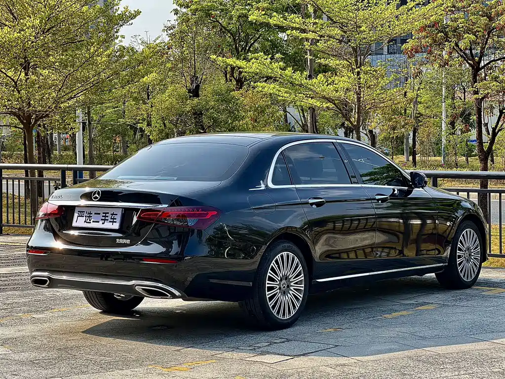 Mercedes-Benz E-Class 2023 — фото 9