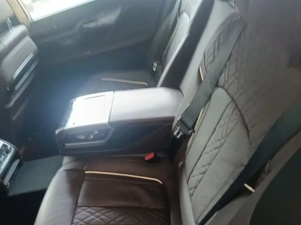 BMW 7 Series 2020 — фото 17