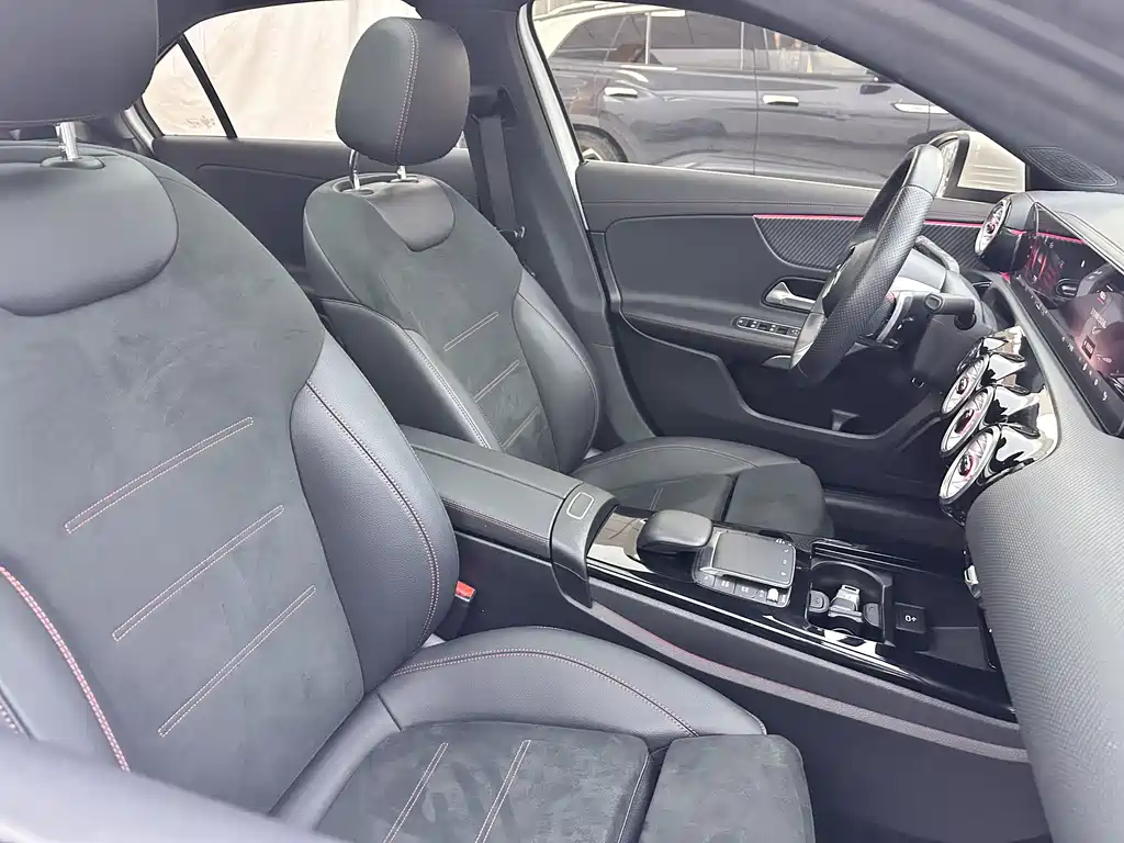 Mercedes-Benz A-Class 2023 — фото 8