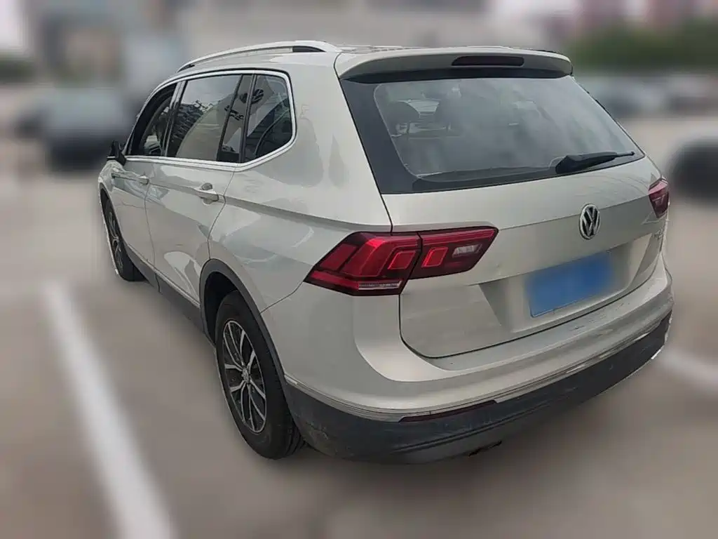 Volkswagen Tiguan L 2018 — фото 9