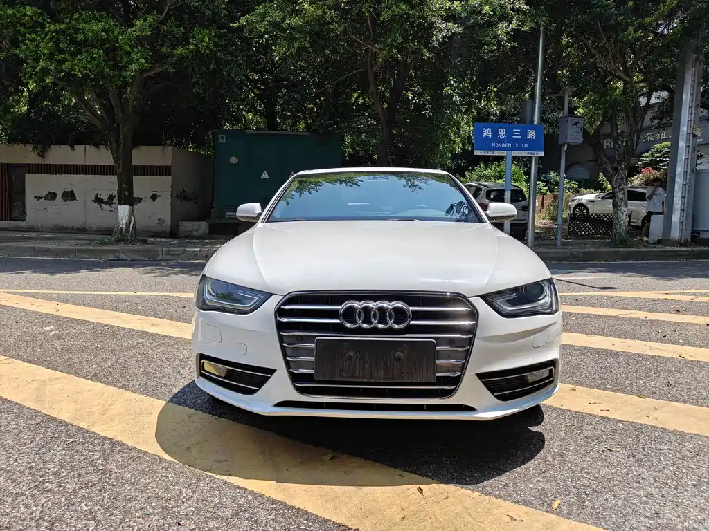 Audi A4L 2015