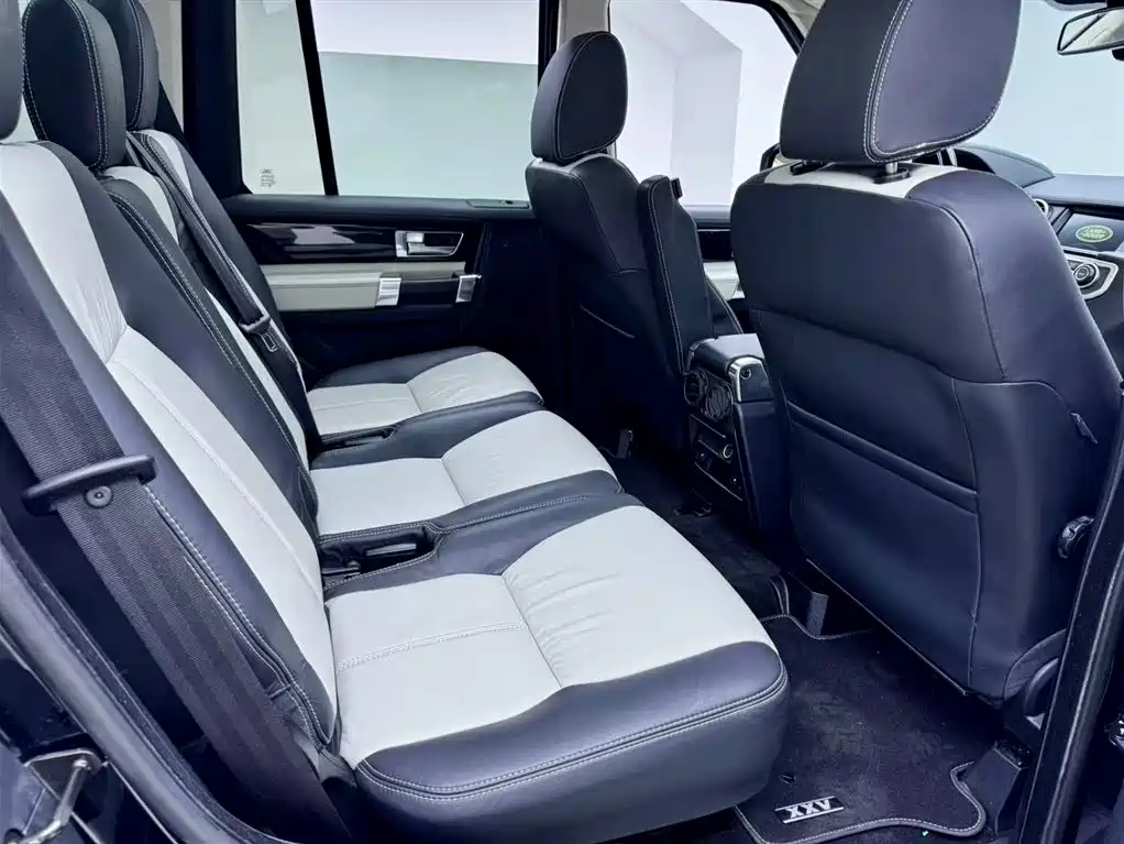 Land Rover Discovery 2014 — фото 21