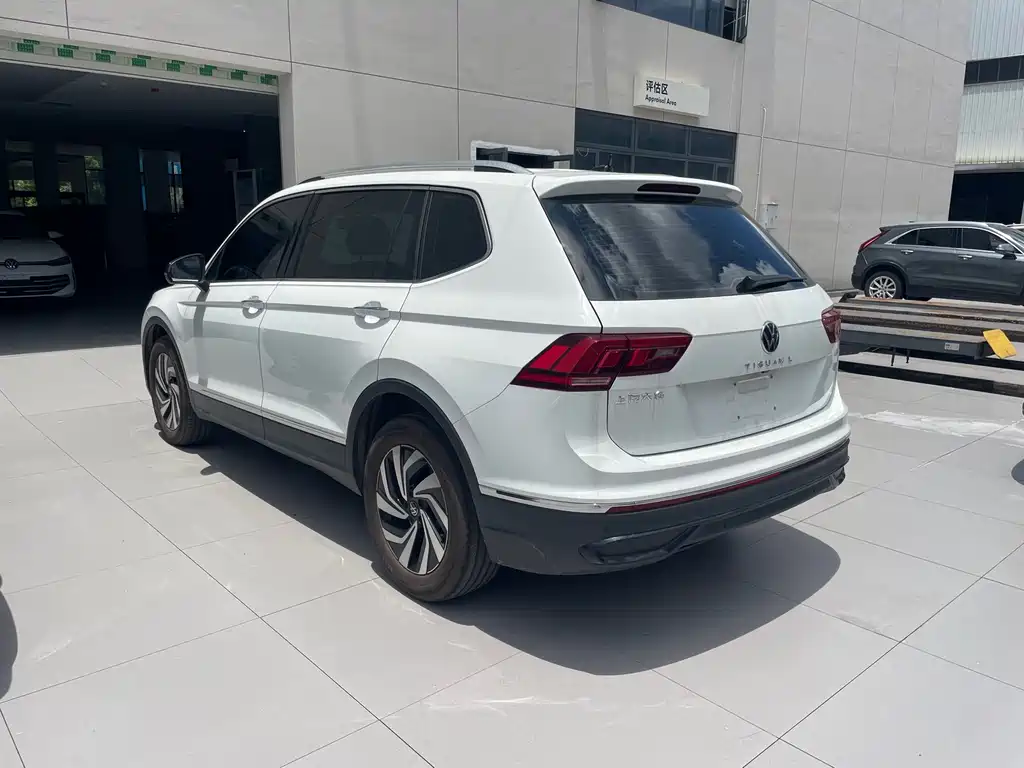 Volkswagen Tiguan L 2026 — фото 12