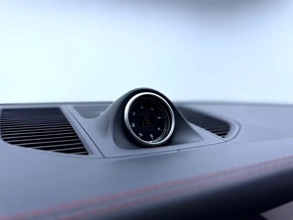 Porsche Macan 2021 — фото 23