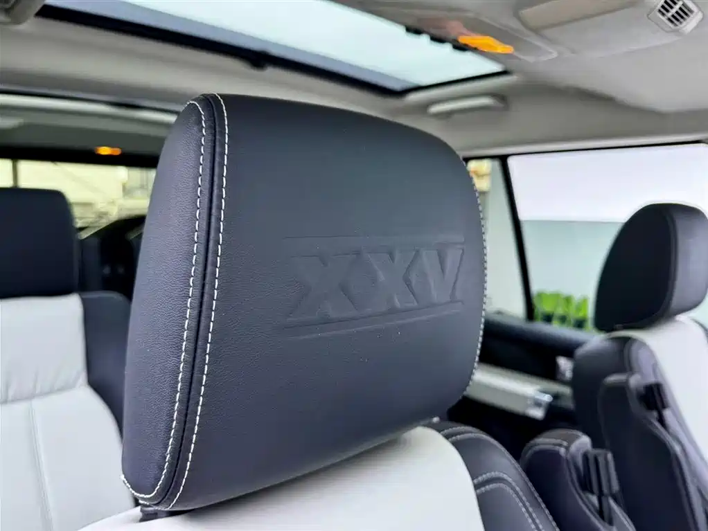 Land Rover Discovery 2014 — фото 16
