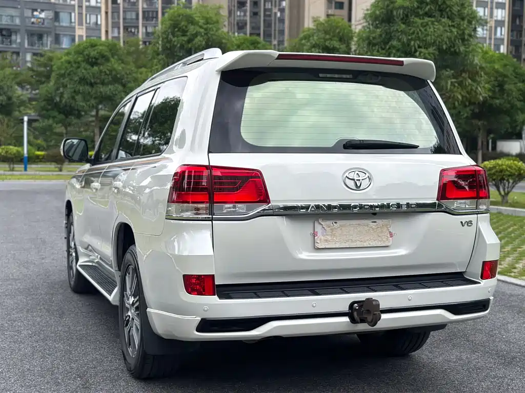 Toyota Land Cruiser 2019 — фото 9