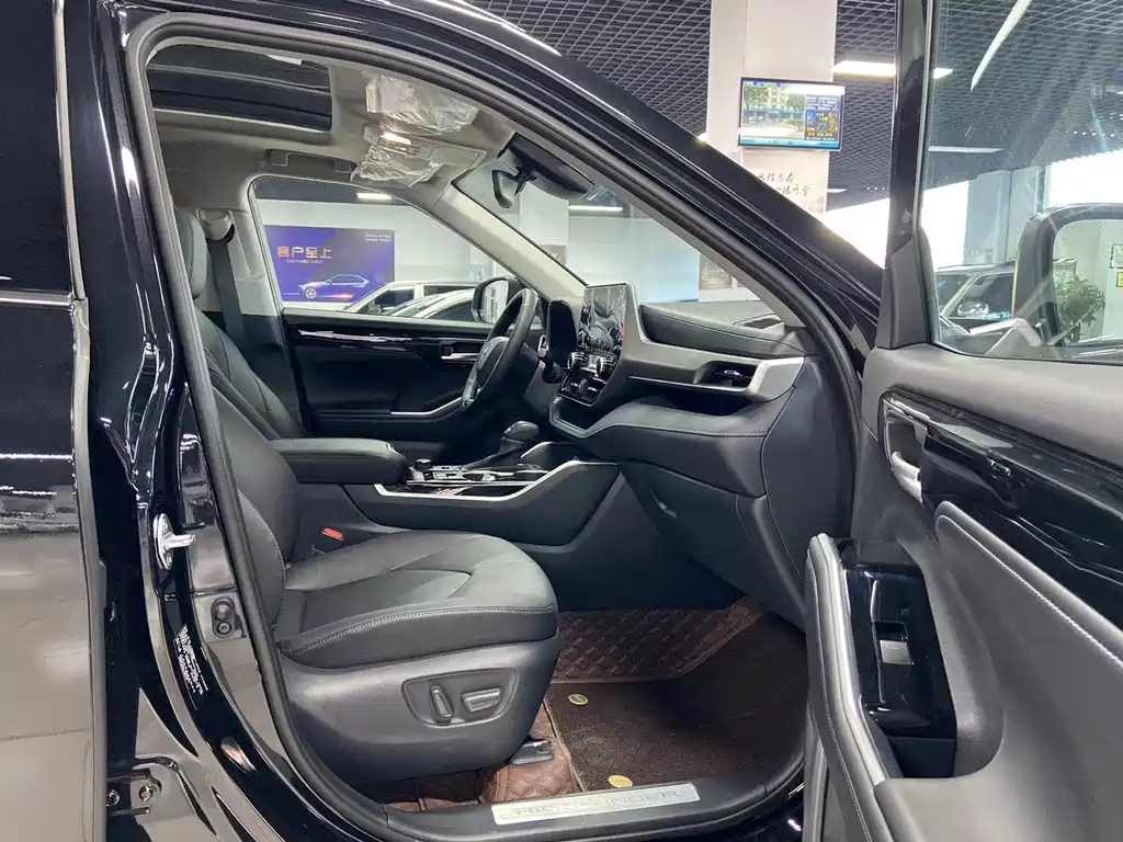 Toyota Highlander 2025 — фото 18