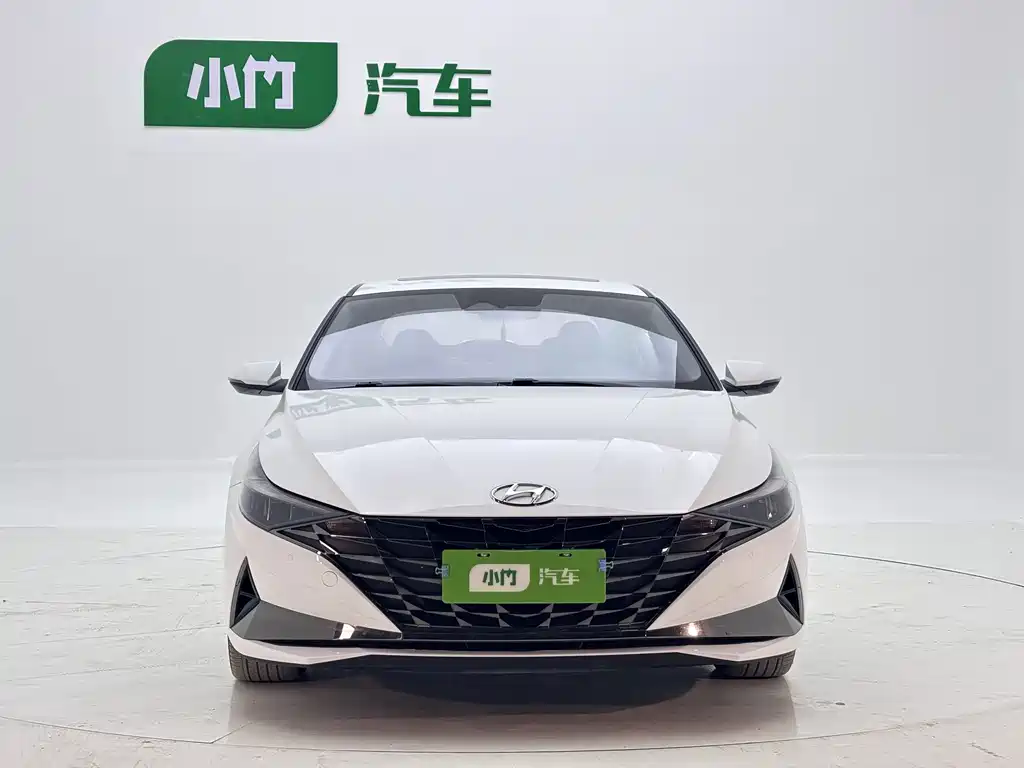 Hyundai Elantra 2022
