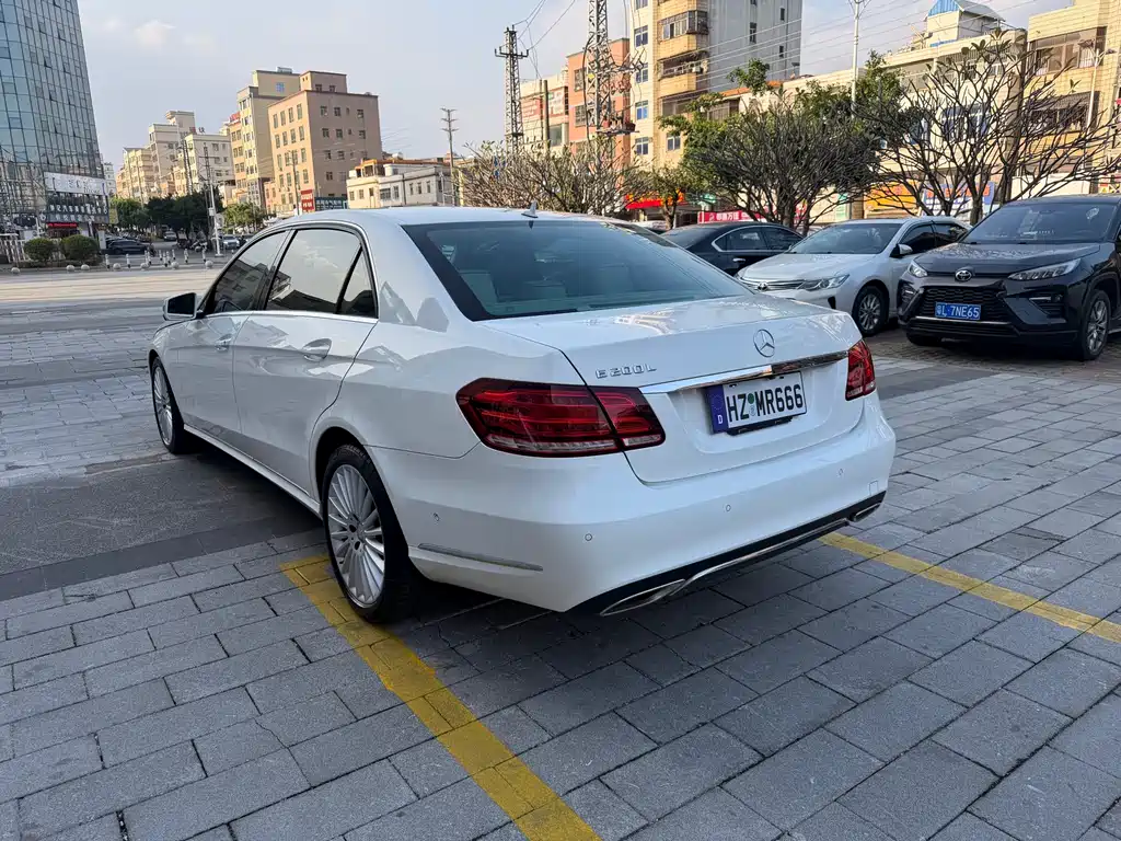 Mercedes-Benz E-Class 2015